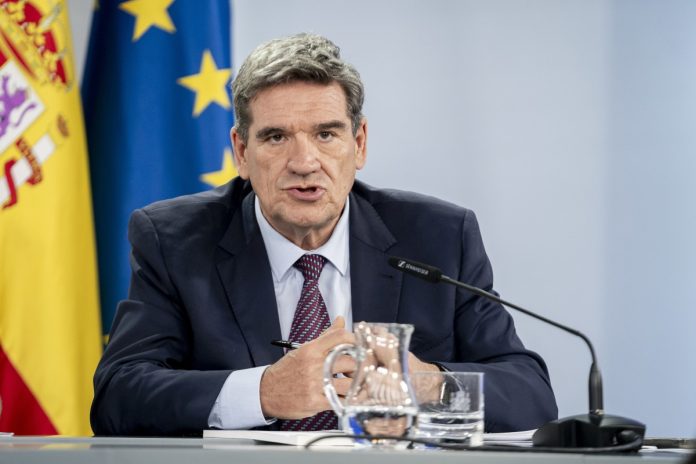 Ο Escriva της ΕΚΤ επαινεί τη συνοχή του πληθωρισμού της Ισπανίας στο 2,4% Ο Escriva της ΕΚΤ επαινεί τη συνοχή του πληθωρισμού της Ισπανίας στο 2,4%