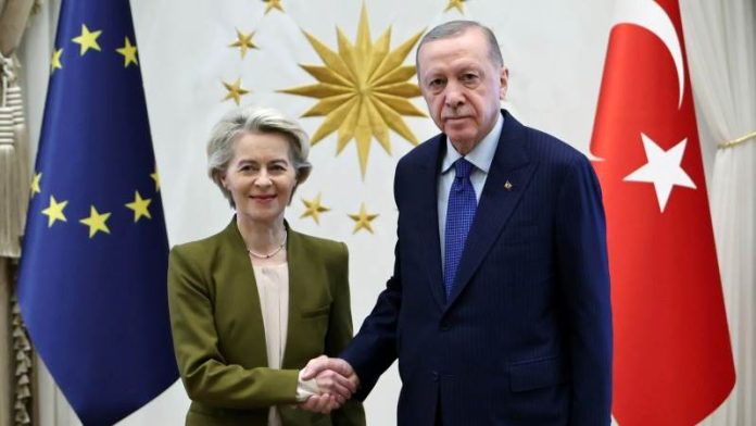 Φον ντερ Λάιεν : Η κατάσταση στη Συρία είναι «εξαιρετικά ασταθής» Φον ντερ Λάιεν : Η κατάσταση στη Συρία είναι «εξαιρετικά ασταθής»
