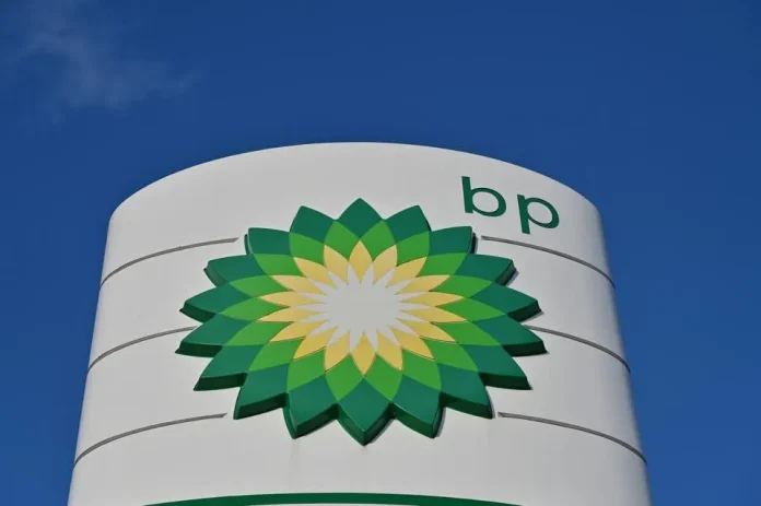 Η BP θα περικόψει 4.700 θέσεις εργασίας και 3.000 εργολάβους Η BP θα περικόψει 4.700 θέσεις εργασίας και 3.000 εργολάβους