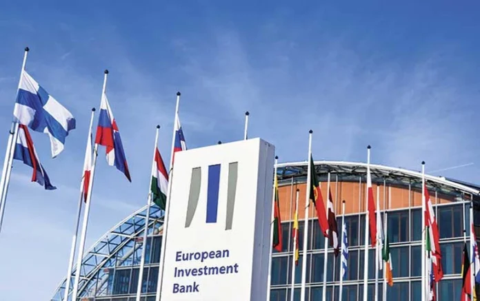 Η ΕΤΕπ και η SocGen συμφωνούν να ενισχύσουν τις επενδύσεις στην αιολική ενέργεια Η ΕΤΕπ και η SocGen συμφωνούν να ενισχύσουν τις επενδύσεις στην αιολική ενέργεια