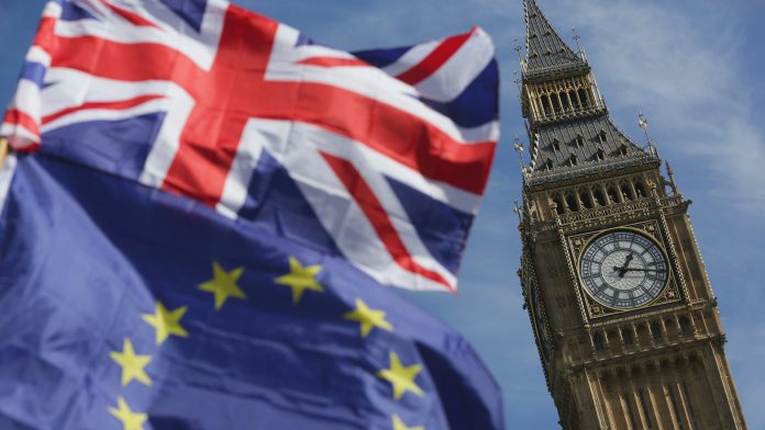 Η υποστήριξη για το Brexit πέφτει σε ιστορικό χαμηλό, μόνο τo 30% είναι υπέρ Η υποστήριξη για το Brexit πέφτει σε ιστορικό χαμηλό, μόνο τo 30% είναι υπέρ