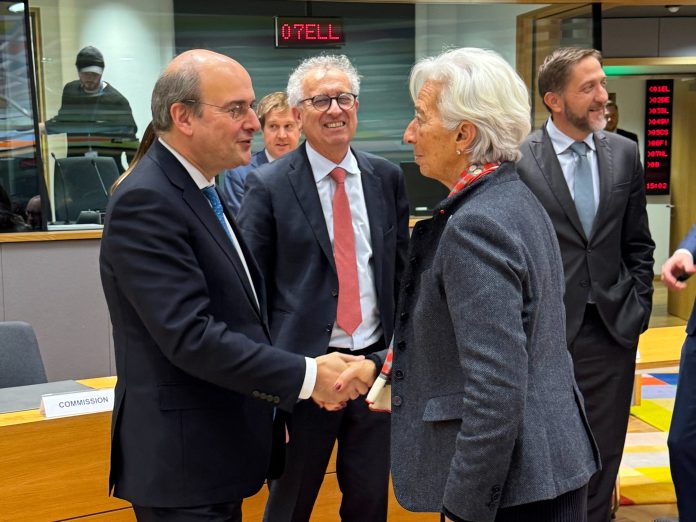Κ. Χατζηδάκης στο Eurogroup: Η Ευρώπη πρέπει να αντιδράσει με ενότητα, σοβαρότητα και ταχύτητα Κ. Χατζηδάκης στο Eurogroup: Η Ευρώπη πρέπει να αντιδράσει με ενότητα, σοβαρότητα και ταχύτητα