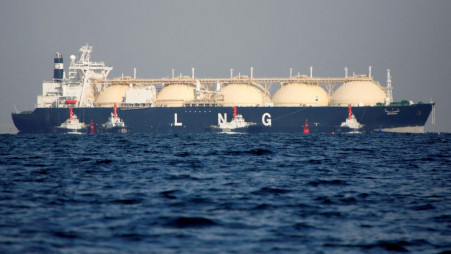 Η Ρωσία συγκεντρώνει στόλο πλοίων LNG στα ύδατα της Αρκτικής εν όψει της απαγόρευσης μεταφόρτωσης της ΕΕ Η Ρωσία συγκεντρώνει στόλο πλοίων LNG στα ύδατα της Αρκτικής εν όψει της απαγόρευσης μεταφόρτωσης της ΕΕ