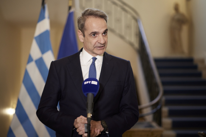 Μητσοτάκης: «Το Μνημείο του Αγνώστου Στρατιώτη είναι ιερός χώρος, όχι πεδίο πολιτικής αντιπαράθεσης» Μητσοτάκης: «Το Μνημείο του Αγνώστου Στρατιώτη είναι ιερός χώρος, όχι πεδίο πολιτικής αντιπαράθεσης»