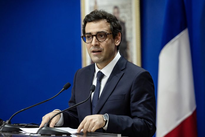 Η ΕΕ λέει ότι ενδέχεται να αποσύρει τις αμερικανικές εταιρείες από τη δημόσια αγορά Η ΕΕ λέει ότι ενδέχεται να αποσύρει τις αμερικανικές εταιρείες από τη δημόσια αγορά