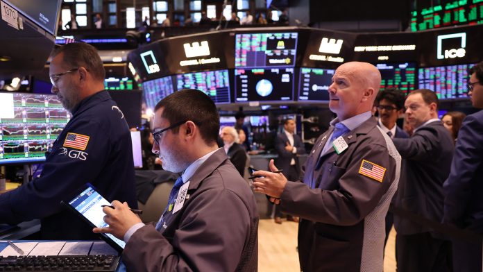 ΗΠΑ: Βουτιά τεχνολογίας στη Wall Street με μήνυμα επιβράδυνσης της οικονομίας ΗΠΑ: Βουτιά τεχνολογίας στη Wall Street με μήνυμα επιβράδυνσης της οικονομίας