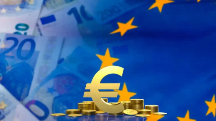 Στα 36,8 δισ. ευρώ το εμπορικό πλεόνασμα της ζώνης του ευρώ τον Μάρτιο Στα 36,8 δισ. ευρώ το εμπορικό πλεόνασμα της ζώνης του ευρώ τον Μάρτιο