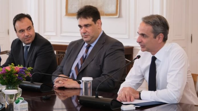 Κ. Μητσοτάκης: Εργαλείο λογοδοσίας η νέα ηλεκτρονική αξιολόγηση δεκάδων υπηρεσιών του ευρύτερου δημόσιου τομέα από τους πολίτες Κ. Μητσοτάκης: Εργαλείο λογοδοσίας η νέα ηλεκτρονική αξιολόγηση δεκάδων υπηρεσιών του ευρύτερου δημόσιου τομέα από τους πολίτες