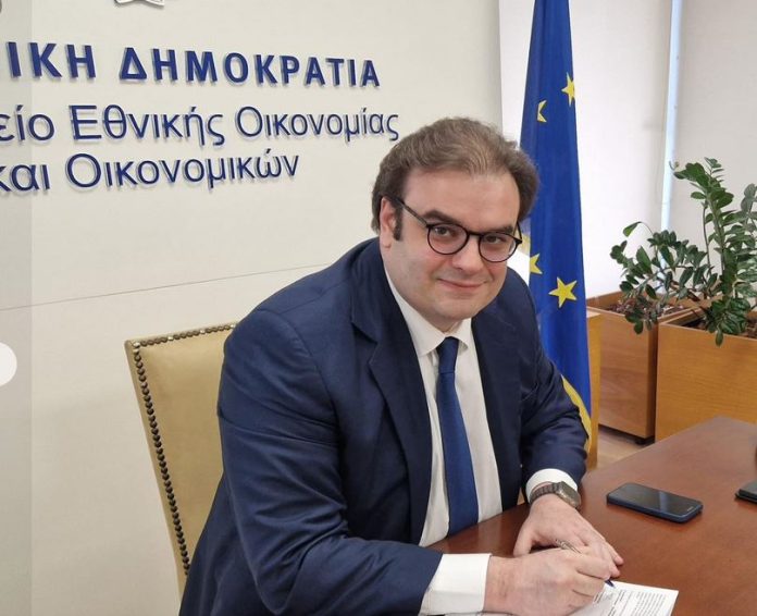 Κυρ. Πιερρακάκης: Ένα δισ. ευρώ το συνολικό όφελος για τους δημοσίους υπαλλήλους από τα μέτρα της κυβέρνησης Κυρ. Πιερρακάκης: Ένα δισ. ευρώ το συνολικό όφελος για τους δημοσίους υπαλλήλους από τα μέτρα της κυβέρνησης