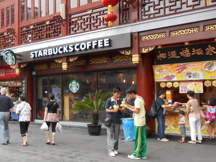 Η Starbucks China θα μπορούσε να αποτιμηθεί έως και 10 δισεκατομμύρια δολάρια Η Starbucks China θα μπορούσε να αποτιμηθεί έως και 10 δισεκατομμύρια δολάρια