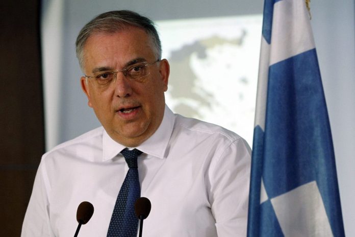 Τάκης Θεοδωρικάκος: Υπεγράφησαν τα τρία πρώτα αναπτυξιακά καθεστώτα με 450 εκατ. ευρώ για τo 2025 Τάκης Θεοδωρικάκος: Υπεγράφησαν τα τρία πρώτα αναπτυξιακά καθεστώτα με 450 εκατ. ευρώ για τo 2025
