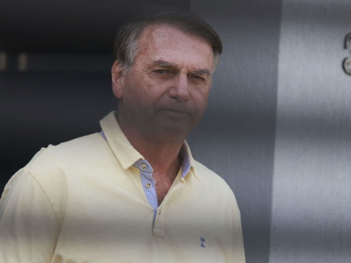 Πολιτικός σεισμός στη Βραζιλία: 27 χρόνια κάθειρξη στον Ζαΐχ Μπολσονάρου για απόπειρα πραξικοπήματος Πολιτικός σεισμός στη Βραζιλία: 27 χρόνια κάθειρξη στον Ζαΐχ Μπολσονάρου για απόπειρα πραξικοπήματος