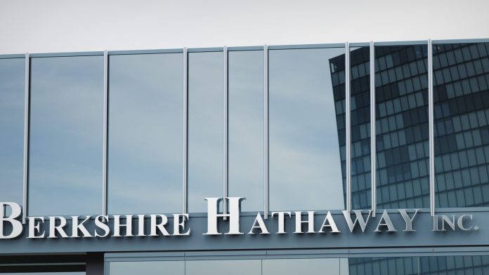 ΗΠΑ: Η Berkshire μειώνει τη θέση στην Apple και στρέφεται στους New York Times στην αυγή της μετά-Buffett εποχής ΗΠΑ: Η Berkshire μειώνει τη θέση στην Apple και στρέφεται στους New York Times στην αυγή της μετά-Buffett εποχής