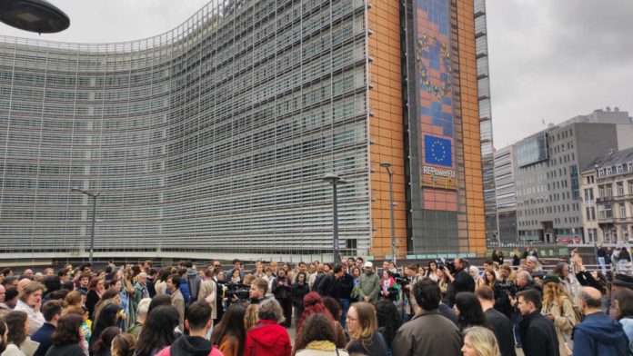 Βέλγιο: Μαζική διαδήλωση στις Βρυξέλλες κατά της αιματηρής καταστολής στο Ιράν Βέλγιο: Μαζική διαδήλωση στις Βρυξέλλες κατά της αιματηρής καταστολής στο Ιράν
