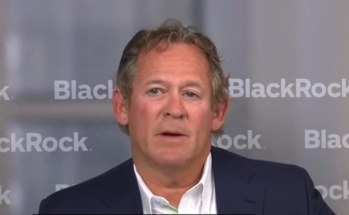 ΗΠΑ: Στέλεχος της BlackRock σε τροχιά διαδοχής Πάουελ στη Fed με στήριξη Τραμπ ΗΠΑ: Στέλεχος της BlackRock σε τροχιά διαδοχής Πάουελ στη Fed με στήριξη Τραμπ