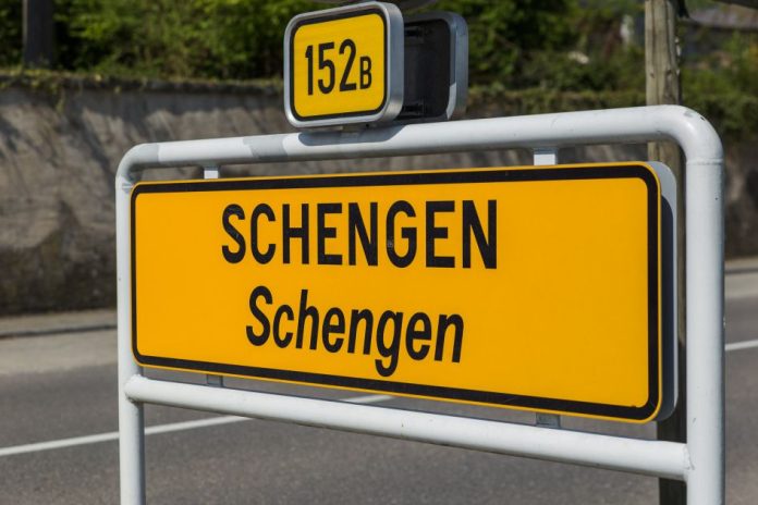 ΕΕ: Το Schengen μετατρέπει θύματα ρωσικής κατοχής σε «αόρατους» απειλώντας την οικογενειακή επανένωση ΕΕ: Το Schengen μετατρέπει θύματα ρωσικής κατοχής σε «αόρατους» απειλώντας την οικογενειακή επανένωση