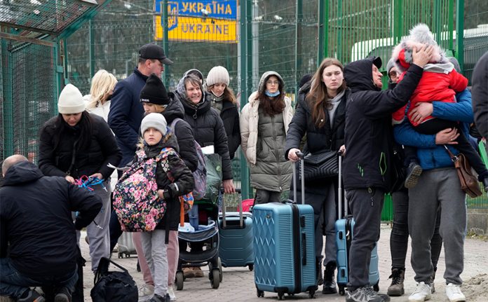 Πολωνία: Τέλος στην έκτακτη στήριξη Ουκρανών προσφύγων και φόβοι για σοκ στην αγορά εργασίας Πολωνία: Τέλος στην έκτακτη στήριξη Ουκρανών προσφύγων και φόβοι για σοκ στην αγορά εργασίας