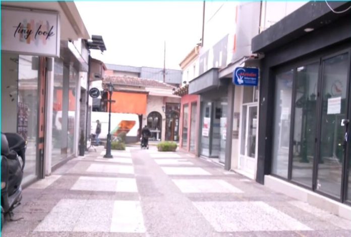 Βέροια: Αδειάζει η αγορά, γεμίζουν τα «Ενοικιάζεται» στο κέντρο της πόλης Βέροια: Αδειάζει η αγορά, γεμίζουν τα «Ενοικιάζεται» στο κέντρο της πόλης
