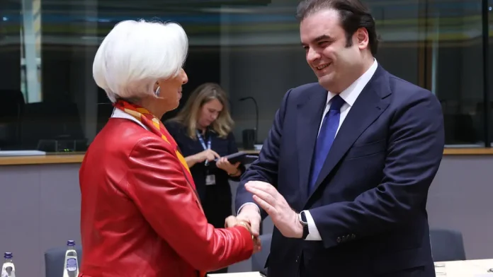 Η Φρανκφούρτη στο επίκεντρο: Πιερρακάκης, Λαγκάρντ και Νάγκελ χαράζουν την επόμενη μέρα του ευρώ Η Φρανκφούρτη στο επίκεντρο: Πιερρακάκης, Λαγκάρντ και Νάγκελ χαράζουν την επόμενη μέρα του ευρώ