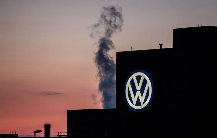 Γαλλία: Στο εδώλιο η Volkswagen στο Παρίσι για το σκάνδαλο dieselgate Γαλλία: Στο εδώλιο η Volkswagen στο Παρίσι για το σκάνδαλο dieselgate