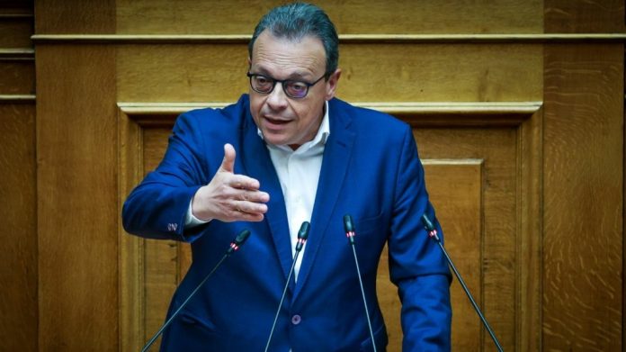 Φάμελλος ζητά εθνική γραμμή και μη εμπλοκή Ελλάδας στον πόλεμο Ιράν Φάμελλος ζητά εθνική γραμμή και μη εμπλοκή Ελλάδας στον πόλεμο Ιράν