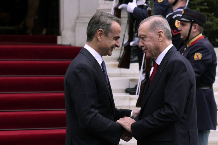 Συνάντηση Μητσοτάκη – Ερντογάν στην Άγκυρα: χαμηλός πήχης, υψηλό διακύβευμα στα ελληνοτουρκικά Συνάντηση Μητσοτάκη – Ερντογάν στην Άγκυρα: χαμηλός πήχης, υψηλό διακύβευμα στα ελληνοτουρκικά