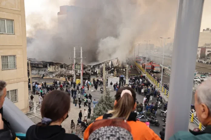 Ιράν: Τεράστια πυρκαγιά σε πολυσύχναστο παζάρι στην Τεχεράνη χωρίς αναφορές σε τραυματίες Ιράν: Τεράστια πυρκαγιά σε πολυσύχναστο παζάρι στην Τεχεράνη χωρίς αναφορές σε τραυματίες