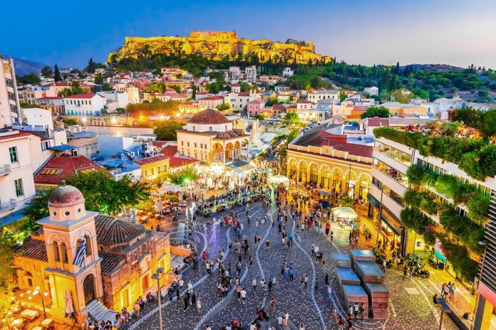 Η Αθήνα μετατρέπεται σε «μηχανή» εσόδων του ελληνικού τουρισμού Η Αθήνα μετατρέπεται σε «μηχανή» εσόδων του ελληνικού τουρισμού
