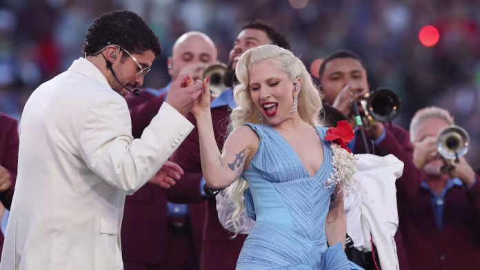 Bad Bunny μετατρέπει το Super Bowl σε πολιτική γιορτή της λατινοαμερικανικής ταυτότητας Bad Bunny μετατρέπει το Super Bowl σε πολιτική γιορτή της λατινοαμερικανικής ταυτότητας