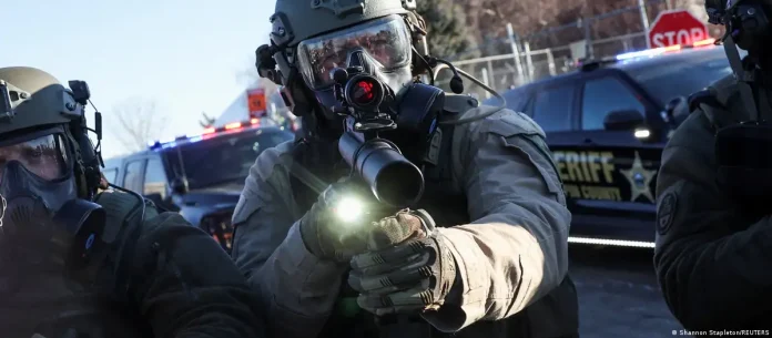 ΗΠΑ: Παύση λειτουργίας στο Υπουργείο Εσωτερικής Ασφάλειας λόγω σύγκρουσης για τον προϋπολογισμό ΗΠΑ: Παύση λειτουργίας στο Υπουργείο Εσωτερικής Ασφάλειας λόγω σύγκρουσης για τον προϋπολογισμό