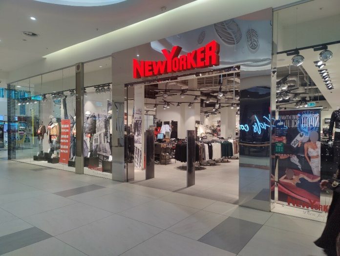 New Yorker ανοίγει πρώτο κατάστημα στην Αθήνα New Yorker ανοίγει πρώτο κατάστημα στην Αθήνα