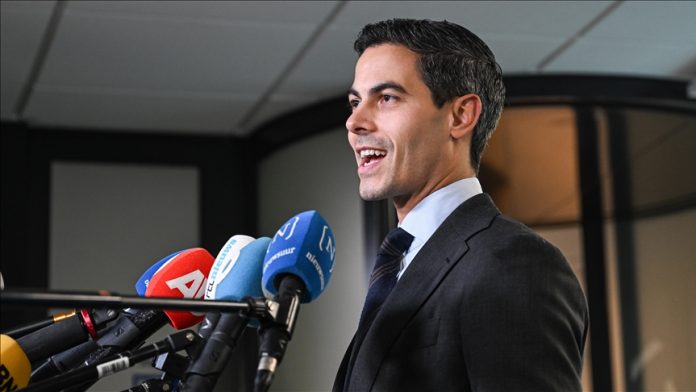 Ο Ρομπ Γέτεν αναλαμβάνει πρωθυπουργός, αλλά με εύθραυστη ολλανδική πλειοψηφία Ο Ρομπ Γέτεν αναλαμβάνει πρωθυπουργός, αλλά με εύθραυστη ολλανδική πλειοψηφία