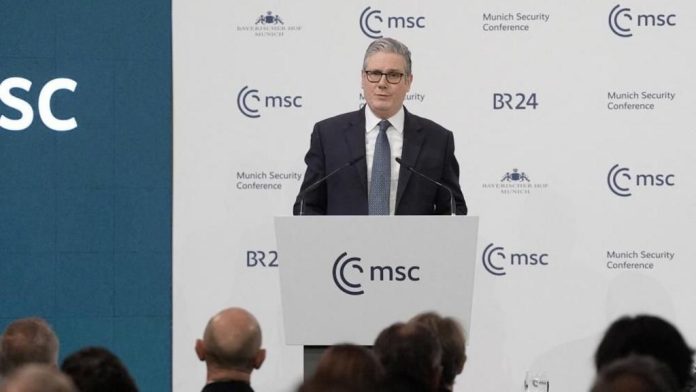 Γερμανία: Ο Στάρμερ ζητά «γενεαλογική στροφή» στην ευρωπαϊκή αμυντική συνεργασία Γερμανία: Ο Στάρμερ ζητά «γενεαλογική στροφή» στην ευρωπαϊκή αμυντική συνεργασία