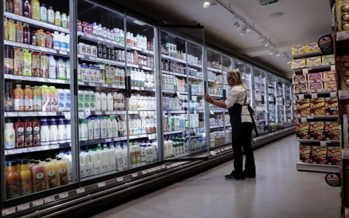 Πλαφόν σε καύσιμα και σούπερ μάρκετ για ανάσχεση της αισχροκέρδειας Πλαφόν σε καύσιμα και σούπερ μάρκετ για ανάσχεση της αισχροκέρδειας