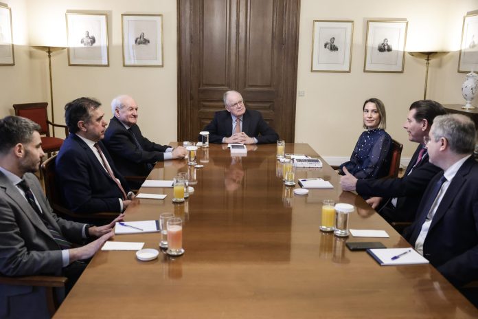 Συνταγματική αναθεώρηση στο επίκεντρο: Η θεσμική παρέμβαση Τασούλα και διαΝΕΟσις Συνταγματική αναθεώρηση στο επίκεντρο: Η θεσμική παρέμβαση Τασούλα και διαΝΕΟσις