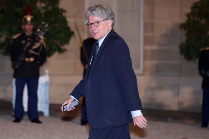 Γαλλία: Μακρόν πιέζει Τραμπ για Μπρετόν Γαλλία: Μακρόν πιέζει Τραμπ για Μπρετόν