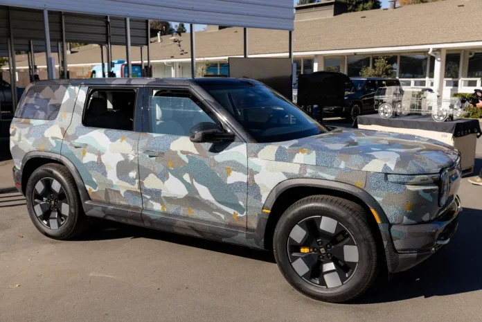 Rivian ποντάρει στο ηλεκτρικό SUV R2 με ιστορικά γρήγορο λανσάρισμα Rivian ποντάρει στο ηλεκτρικό SUV R2 με ιστορικά γρήγορο λανσάρισμα