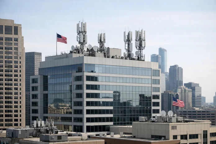 ΗΠΑ: Συνάντηση Τραμπ με CEO της AT&T εν μέσω αντιμονοπωλιακού ελέγχου AT&T συνάντηση Τραμπ αντιμονοπωλιακή έρευνα