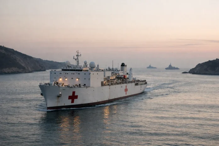 Ιράν καταγγέλλει πλήγμα σε ναυτικό ασθενοφόρο στα Στενά του Ορμούζ Ιράν ναυτικό ασθενοφόρο Στενά του Ορμούζ