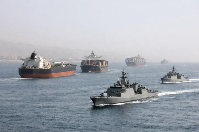 Περιορισμένη προστασία από ναυτικές συνοδείες στα Στενά του Ορμούζ ναυτικές συνοδείες στα Στενά του Ορμούζ