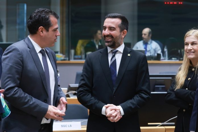 Πλεύρης από Βρυξέλλες: Στροφή σε πολιτική αποτροπής στα σύνορα Πλεύρης από Βρυξέλλες: Στροφή σε πολιτική αποτροπής στα σύνορα