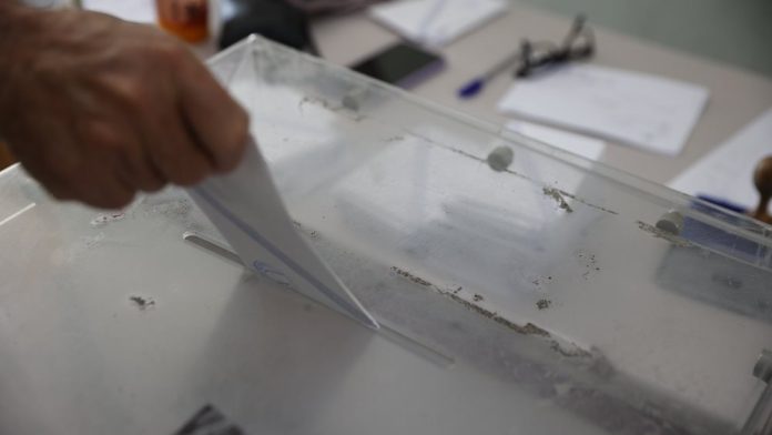 Δημοσκόπηση MRB: Προβάδισμα ΝΔ και απαίτηση ουδετερότητας για Ιράν Δημοσκόπηση MRB: Προβάδισμα ΝΔ και απαίτηση ουδετερότητας για Ιράν