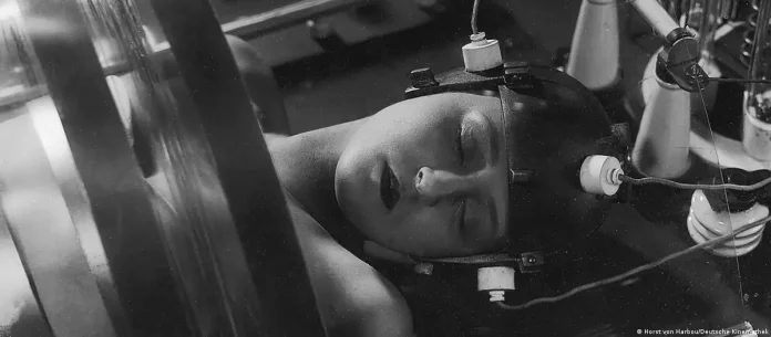 «Metropolis»: Πώς ο Φριτς Λανγκ προέβλεψε τον σημερινό κόσμο της τεχνητής νοημοσύνης «Metropolis»: Πώς ο Φριτς Λανγκ προέβλεψε τον σημερινό κόσμο της τεχνητής νοημοσύνης