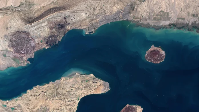 Οι 6 ιρανικές νήσοι που μπορεί να κρίνουν το “τελικό χτύπημα” του πολέμου Οι 6 ιρανικές νήσοι που μπορεί να κρίνουν το “τελικό χτύπημα” του πολέμου