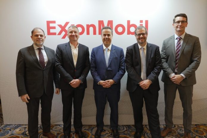 Ενεργειακή διπλωματία Παπασταύρου στις ΗΠΑ με ExxonMobil και Κίεβο Ενεργειακή διπλωματία Παπασταύρου στις ΗΠΑ με ExxonMobil και Κίεβο