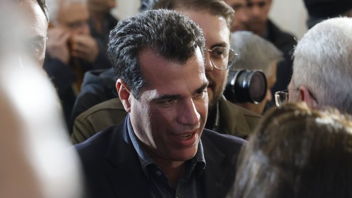 Σφοδρή επίθεση Πλεύρη σε Δούκα για ψήφισμα του Δήμου Αθηναίων Σφοδρή επίθεση Πλεύρη σε Δούκα για ψήφισμα του Δήμου Αθηναίων