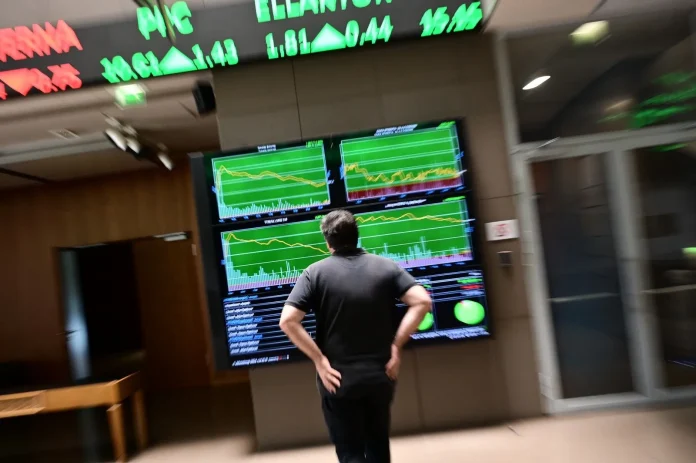 Επιφυλακτική η Λεωφόρος Αθηνών, με τις τράπεζες σε ρόλο οδηγού Επιφυλακτική η Λεωφόρος Αθηνών, με τις τράπεζες σε ρόλο οδηγού