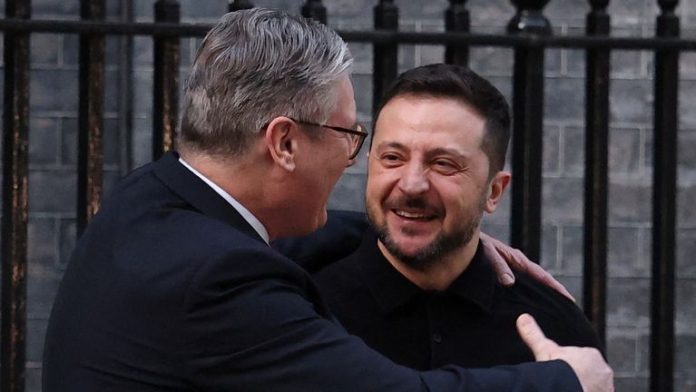 Ηνωμένο Βασίλειο και Ουκρανία εμβαθύνουν αμυντική συμμαχία με drones και AI Ηνωμένο Βασίλειο και Ουκρανία εμβαθύνουν αμυντική συμμαχία με drones και AI