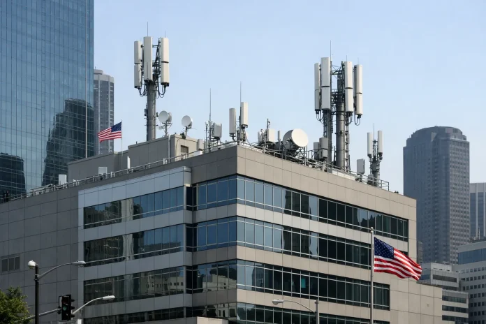 ΗΠΑ: Συνάντηση CEO της AT&T με Τραμπ εν μέσω αντιμονοπωλιακού ελέγχου συνάντηση AT&T με Τραμπ