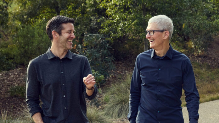 ΗΠΑ: Ο Τέρνους διαδέχεται τον Κουκ στην Apple και ανοίγει εποχή AI ΗΠΑ: Ο Τέρνους διαδέχεται τον Κουκ στην Apple και ανοίγει εποχή AI